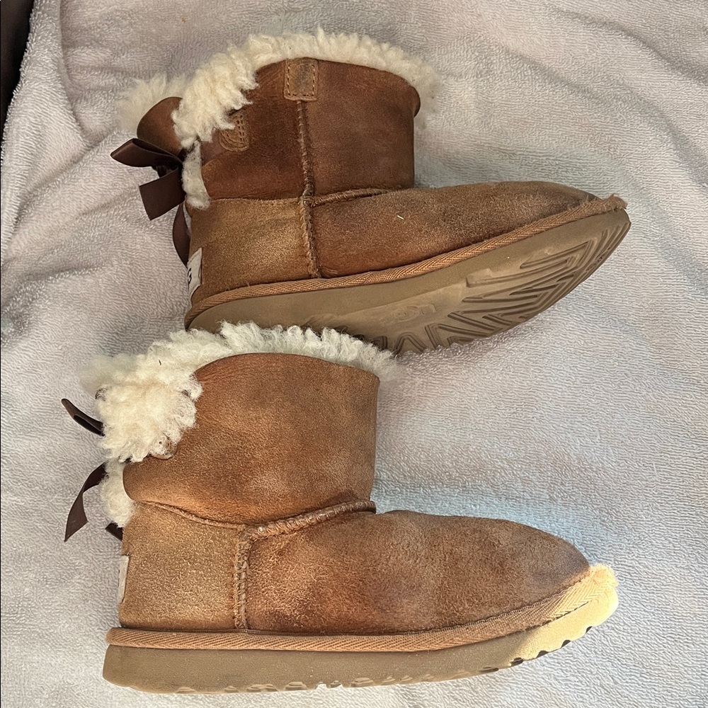 Ugg Toddler Mini Bailey Bow II Booties Chestnut Size 12